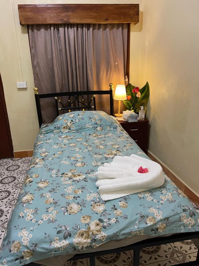 Janessa'S Dwellery Bed & Breakfast Port Vila Ngoại thất bức ảnh